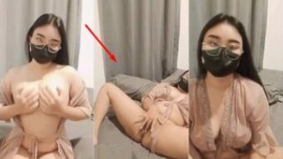 Kakak Belajar Binal Semprotin Memek Pake Anu