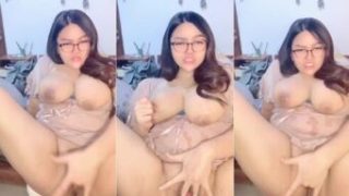 Mendesah Keenakan Cubit Uting Araa Toge Omek