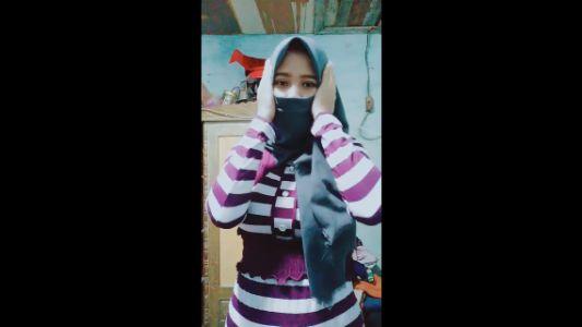 Bispak Cewe Jilbab Buka Bukaan Hingga Colmek